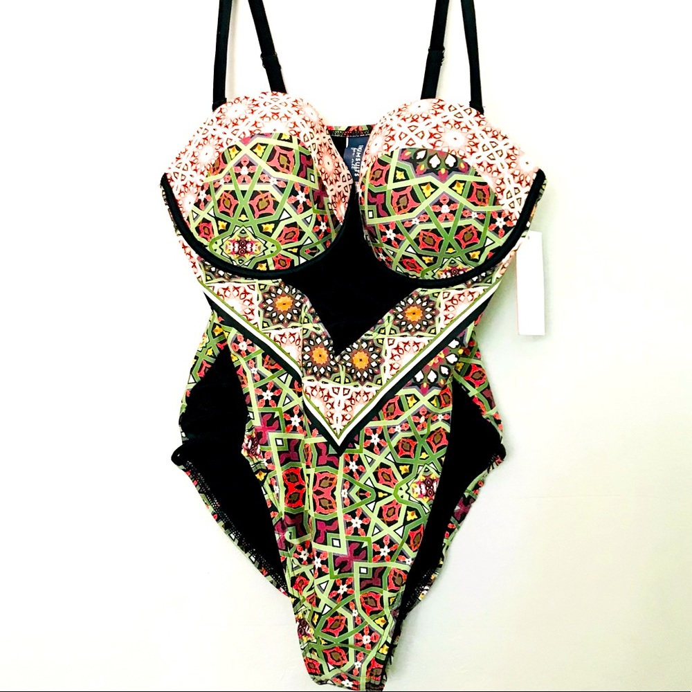 NWT One Piece Plus Size Swimsuit w/ Built in Cups